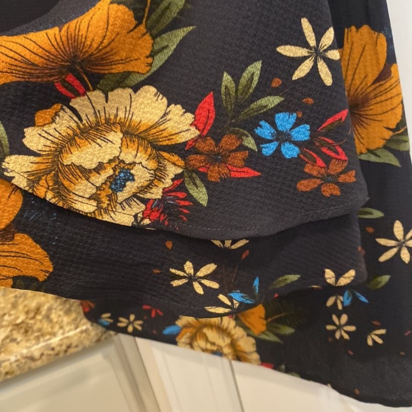 Adorable black foral dress by Voins. XS - Picture 5 of 8